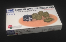 АВ3576 Канистры German WWII20L Jerrycans (Bronco Models) 1/35