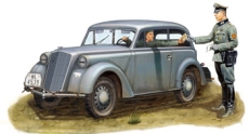 CB35052 Автомобиль German Light Staff car "Stabswagen" 1937 (Saloon) w/Crew (Bronco Models) 1/35
