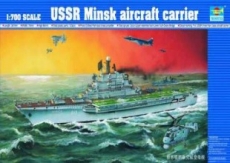 Авианесущий крейсер "Минск" пластиковая модель масштаб 1:700