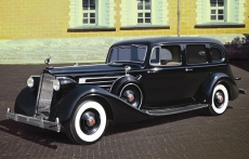 35535 Советский персональный автомобиль Packard Twelve (mod 1936 г.) (ICM) 1/35