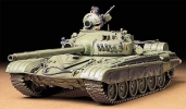 Сборная пластиковая модель cоветский танк Т-72 М1 с металлическими решетками радиатора и 1 фигурой, масштаб 1:35